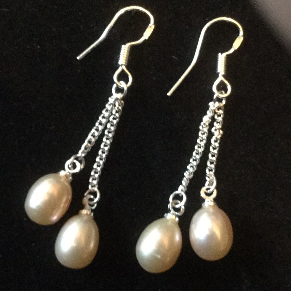 Genuine Pink Pearl Earrings !